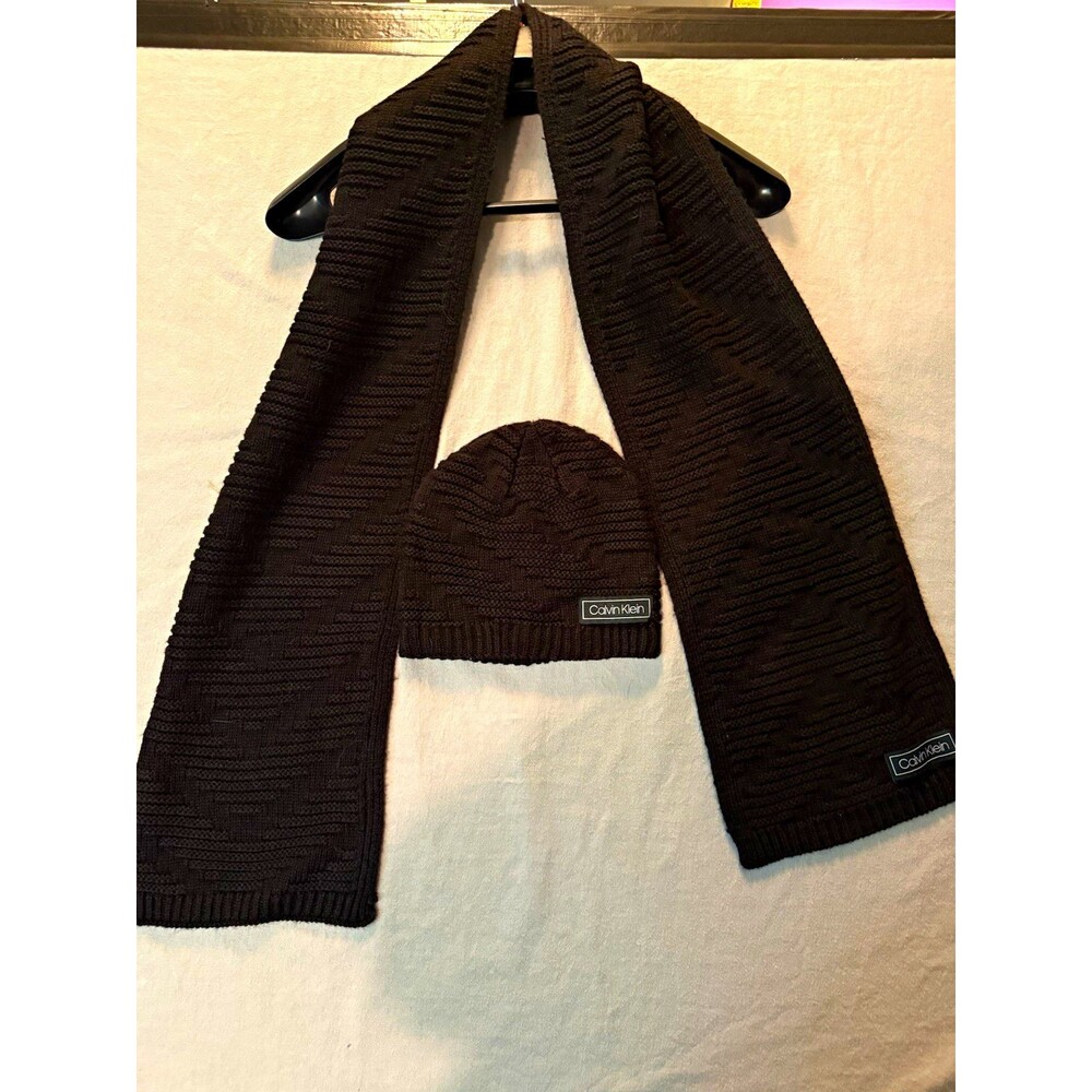 Calvin Klein Black Beanie Hat & Matching Scarf Set Men’s One Size Solid